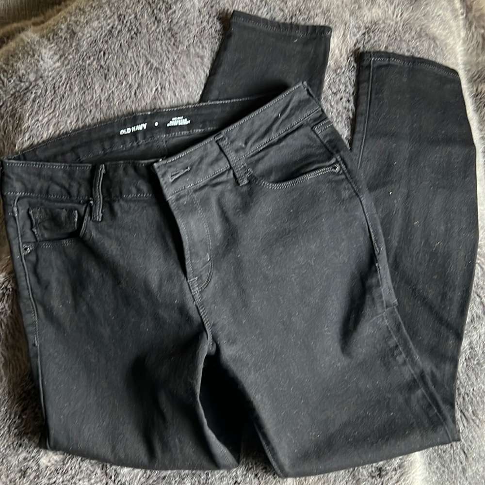 Old Navy Mid Rise Rockstar Super Skinny Black Jeans